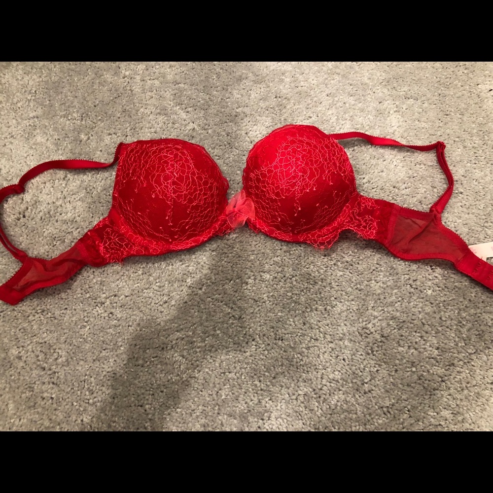 Red lace Victoria’s Secret push up bra